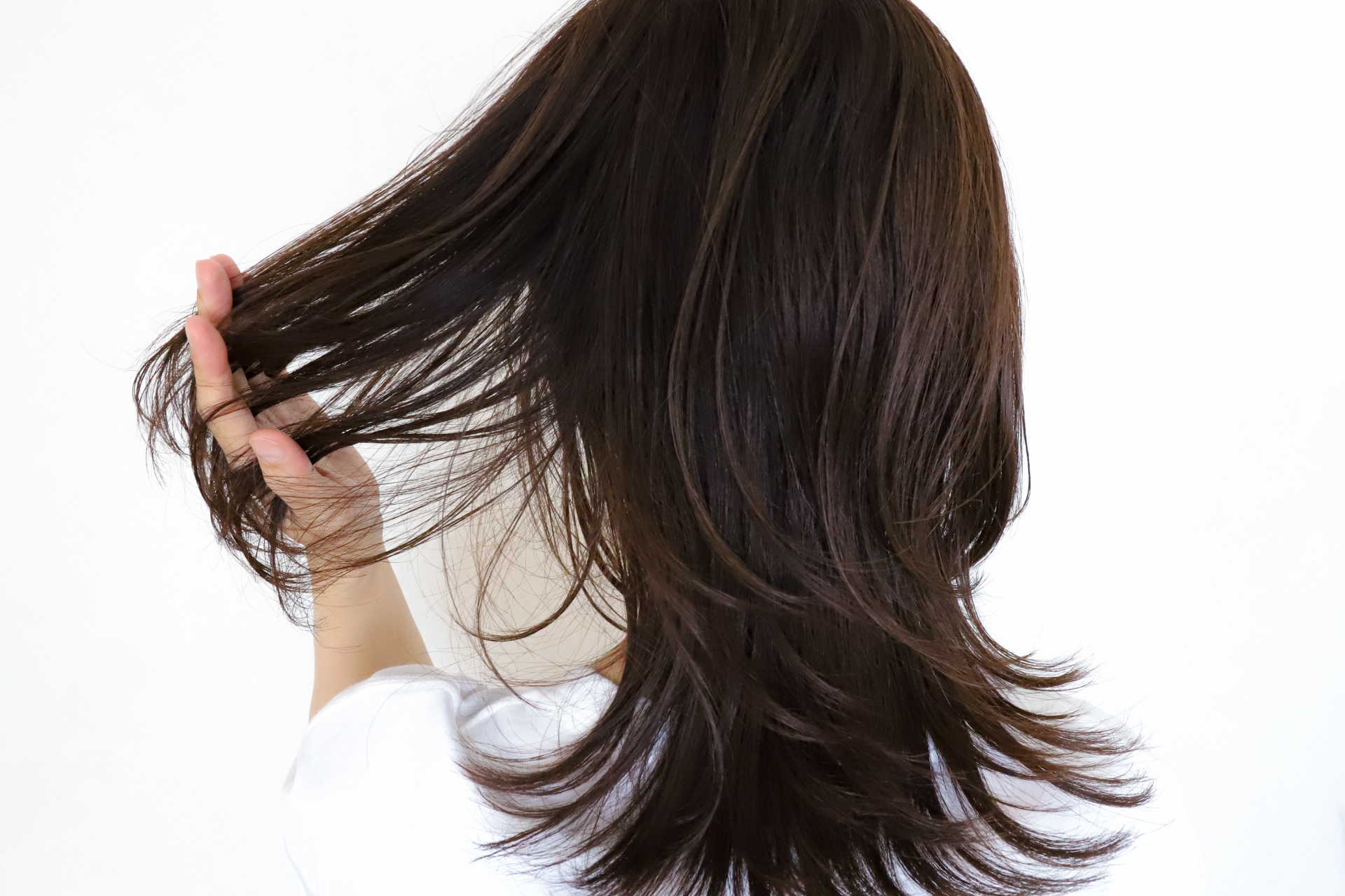 抗がん剤治療後に起こる髪の毛の変化とは？原因や対処法は？